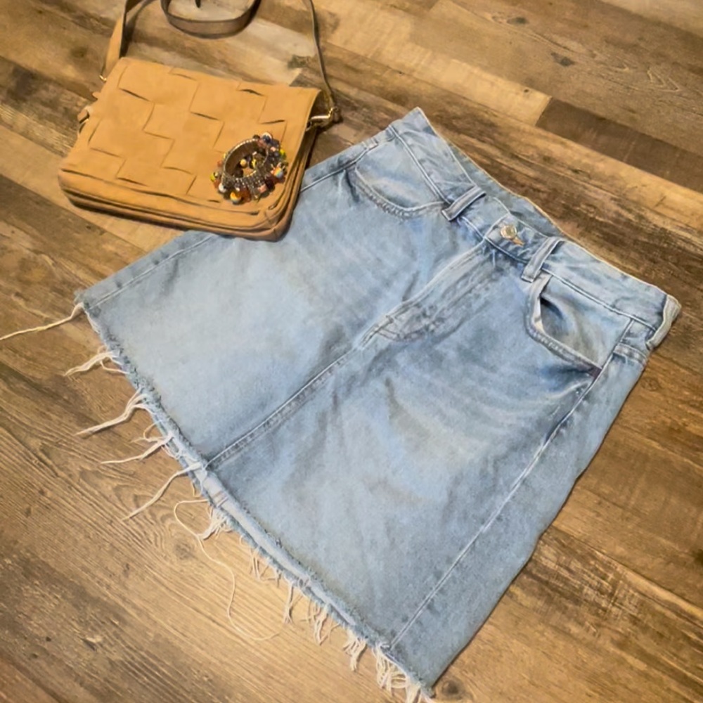H&M & Denim Jean Skirt Frayed Raw Hem Size 6
